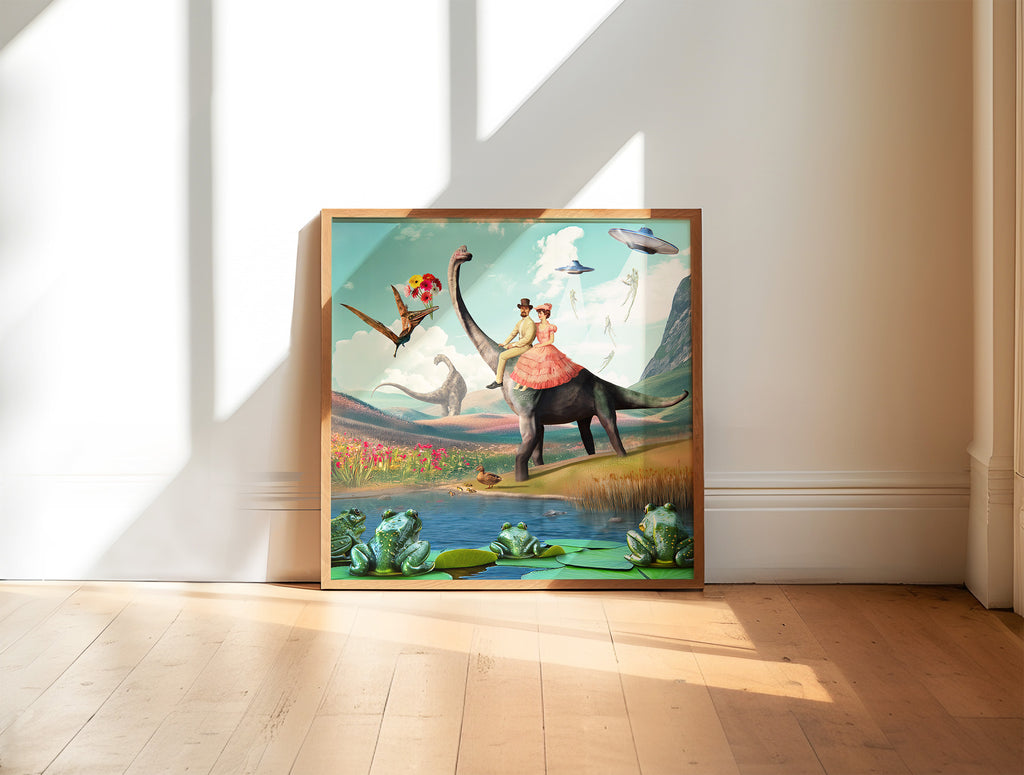 Plakat fantasy z dinozaurem i UFO, surrealistyczny obraz vintage collage łączący romantyzm, kosmiczne motywy i prehistoryczny świat, oryginalna grafika do dekoracji wnętrz