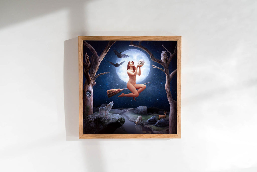Fantasy art print z czarownicą, księżycem i magiczną nocą. Wyjątkowy prezent dla miłośników wiedźm, tarota, magii i mrocznej estetyki.