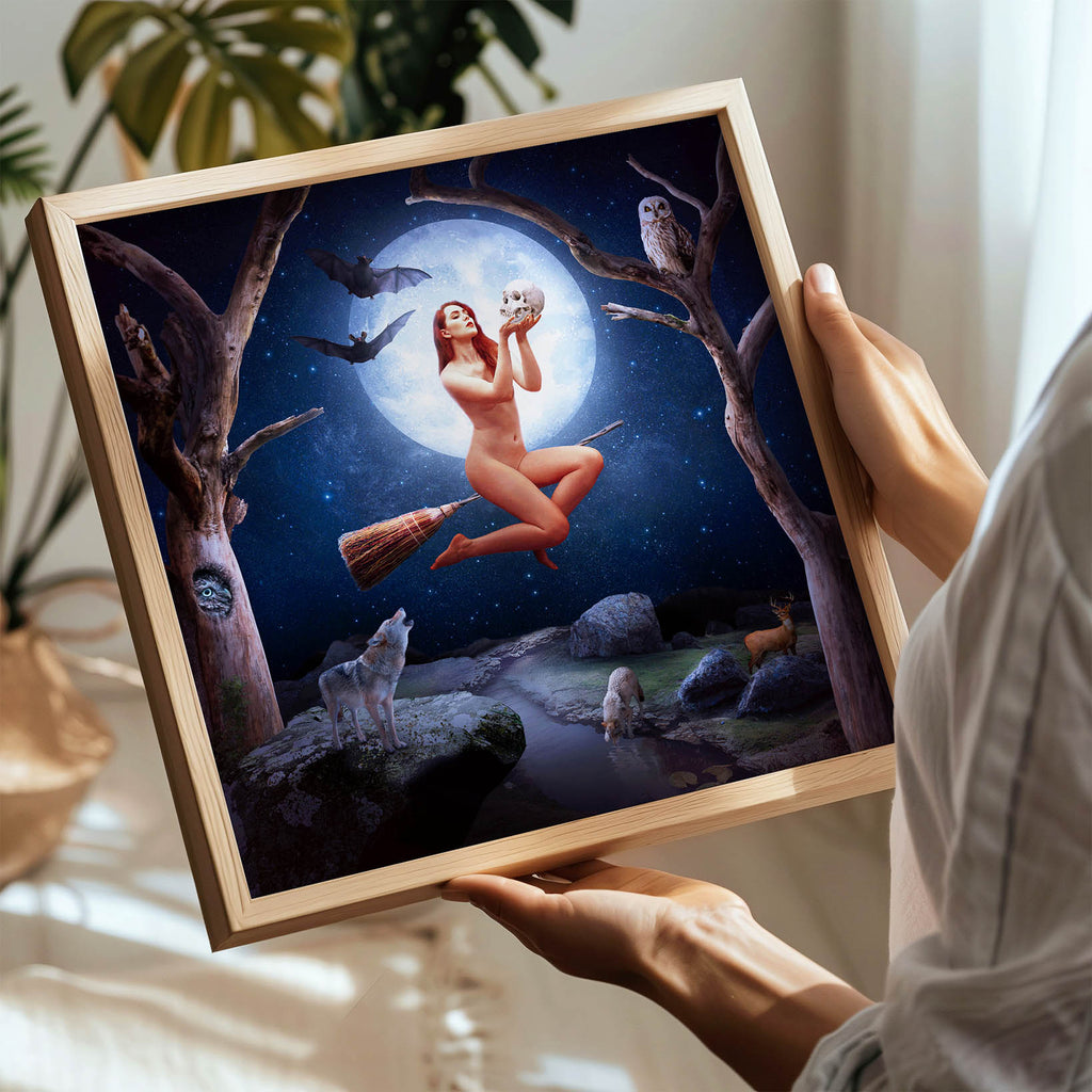 Mroczny plakat fantasy z czarownicą, czaszką, sową i nietoperzami. Oryginalna sztuka na ścianę do magicznego wnętrza.
